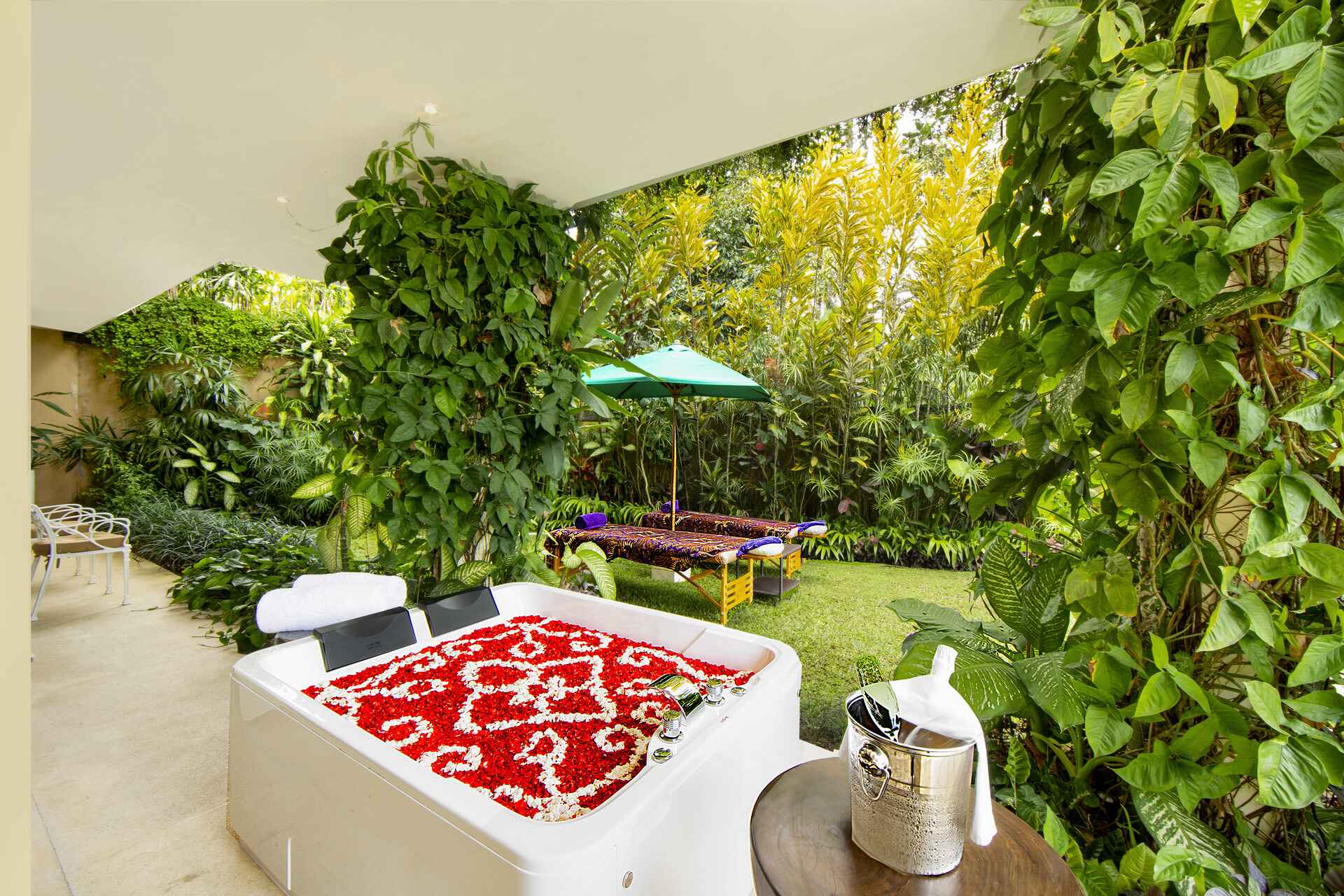 In Suites Spa Jacuzzi